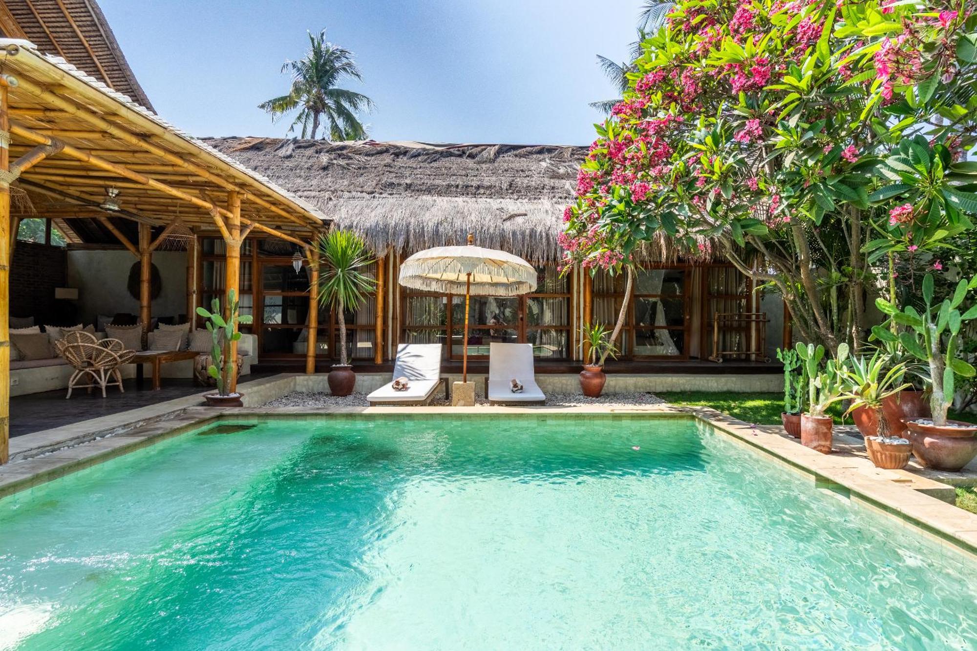 Villa Burung Gili Air Authentic 3-Bedroom Bamboo Villa With Private Pool ภายนอก รูปภาพ