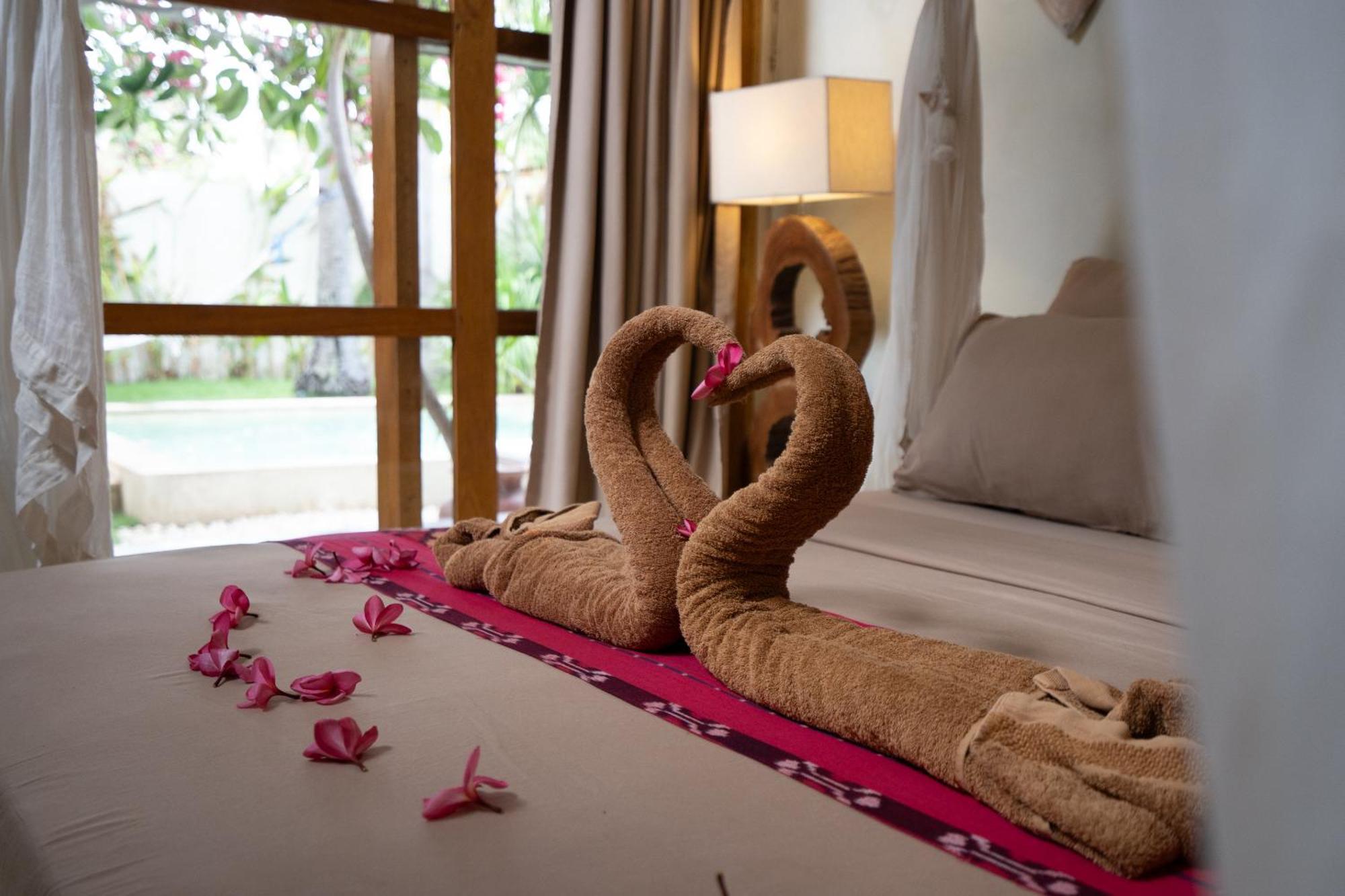 Villa Burung Gili Air Authentic 3-Bedroom Bamboo Villa With Private Pool ภายนอก รูปภาพ