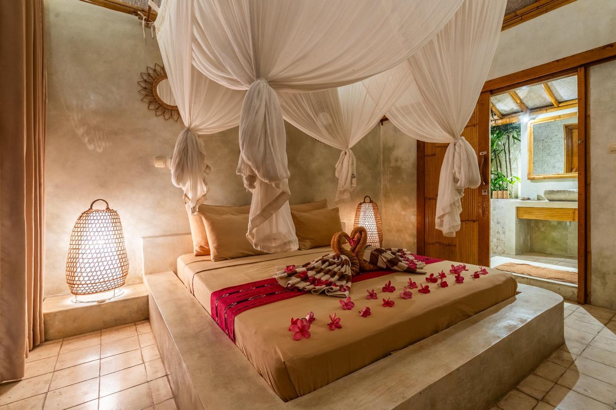 Villa Burung Gili Air Authentic 3-Bedroom Bamboo Villa With Private Pool ภายนอก รูปภาพ