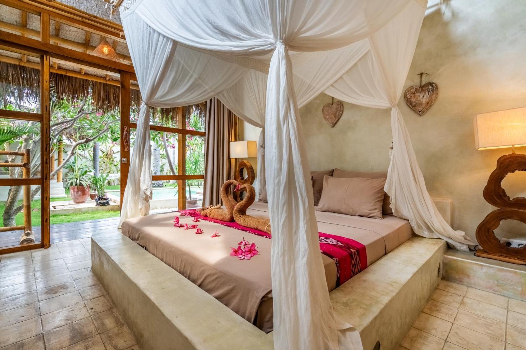 Villa Burung Gili Air Authentic 3-Bedroom Bamboo Villa With Private Pool ภายนอก รูปภาพ